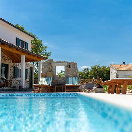 Villa Adastra Малинска Екстериор снимка