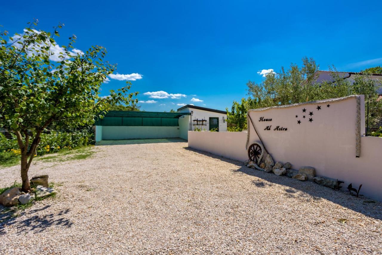 Villa Adastra Малинска Екстериор снимка